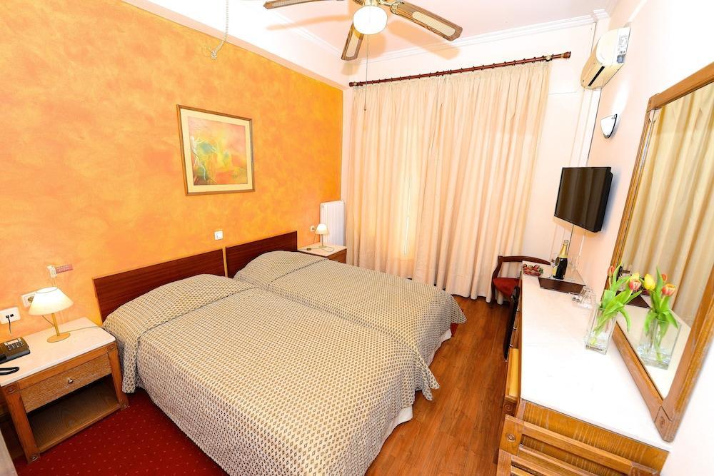 โฮเต็ล ดาเลีย Hotel Corfu  ภายนอก รูปภาพ