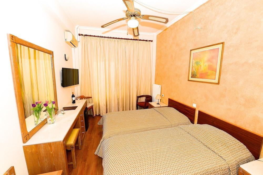 โฮเต็ล ดาเลีย Hotel Corfu  ภายนอก รูปภาพ